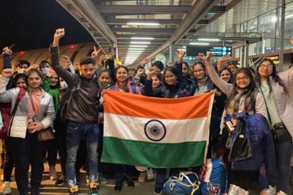 ऑपरेशन गंगा : 75 विशेष विमान 15,521 भारतीयों को वापस लेकर आए